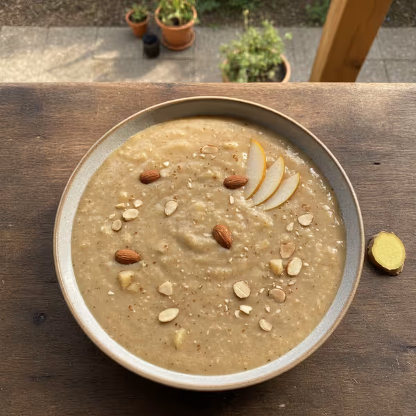 Batido de pera y almendras con jengibre, ya emplatado