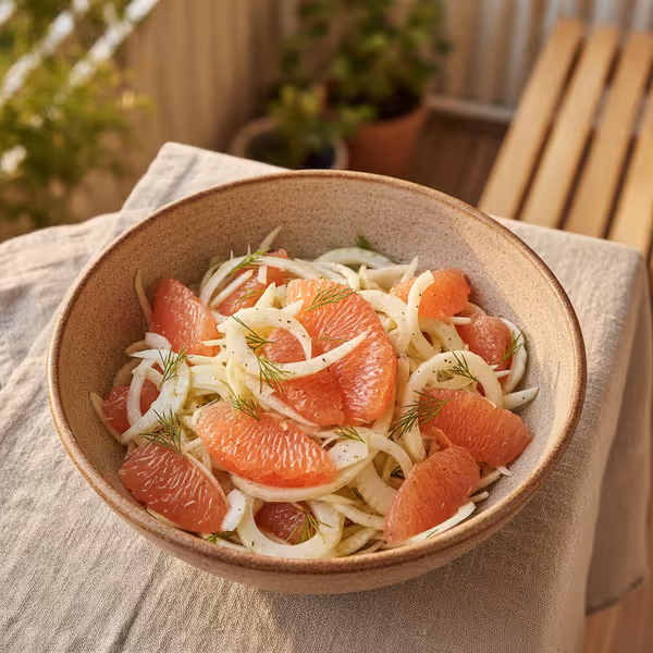 Ensalada de pomelo e hinojo, ya emplatado
